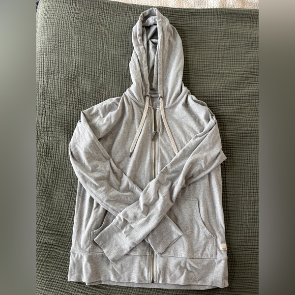 Vuori Halo Performance Hoodie 2.0 - Picture 2 of 4